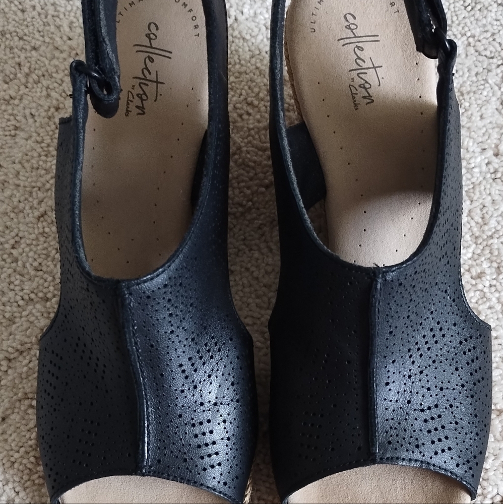 Clark's Lafley Alaine Wedge leather sandals. 11M. Used In Excellent Condition